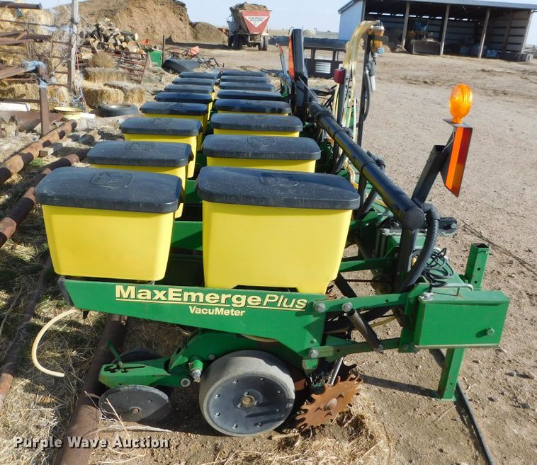image for item DJ7632 John Deere 1700 MaxEmerge Plus  no-till planter