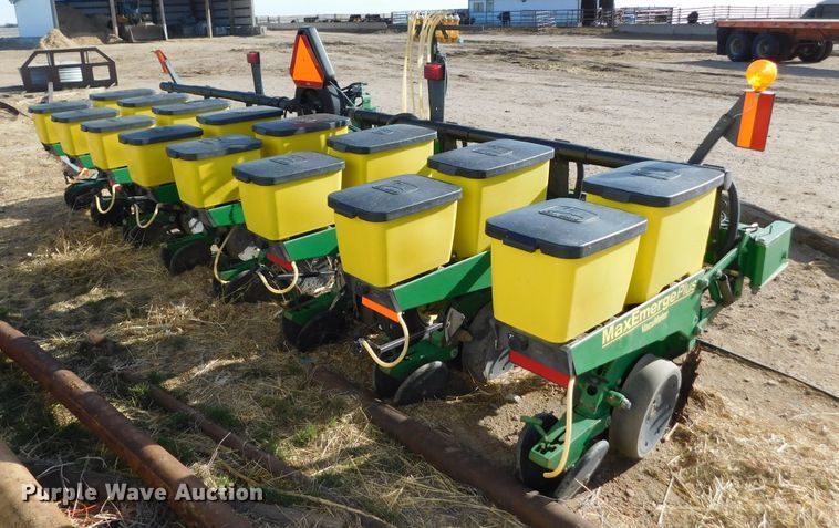 image for item DJ7632 John Deere 1700 MaxEmerge Plus  no-till planter
