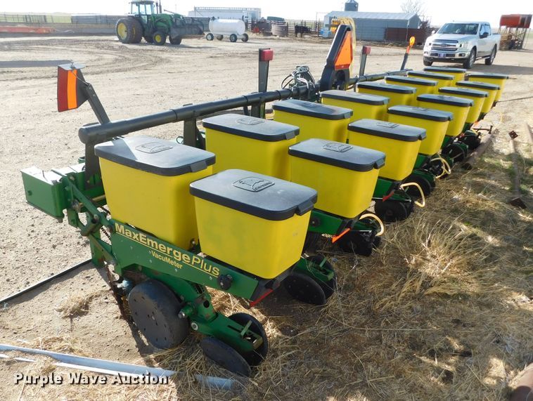image for item DJ7632 John Deere 1700 MaxEmerge Plus  no-till planter
