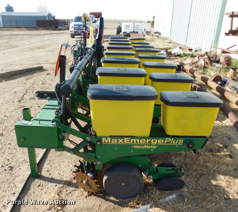 image for item DJ7632 John Deere 1700 MaxEmerge Plus  no-till planter