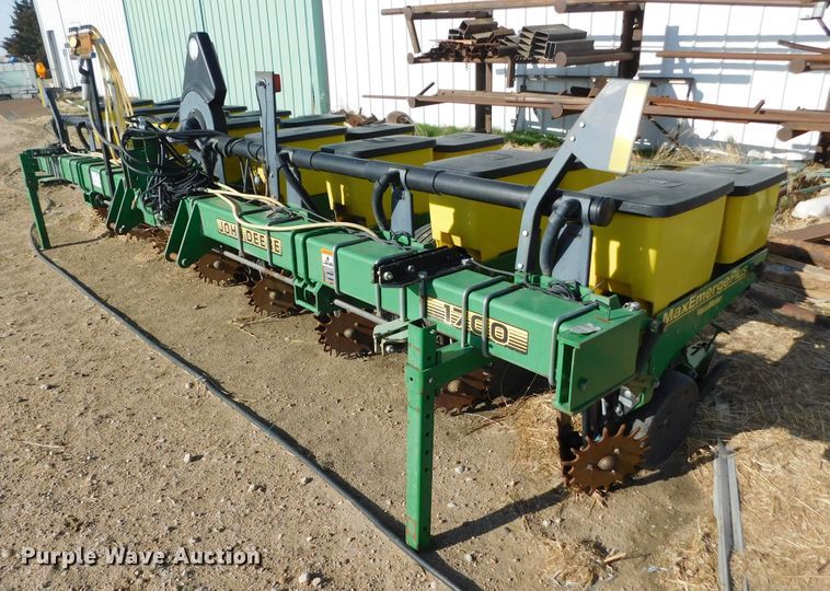 image for item DJ7632 John Deere 1700 MaxEmerge Plus  no-till planter