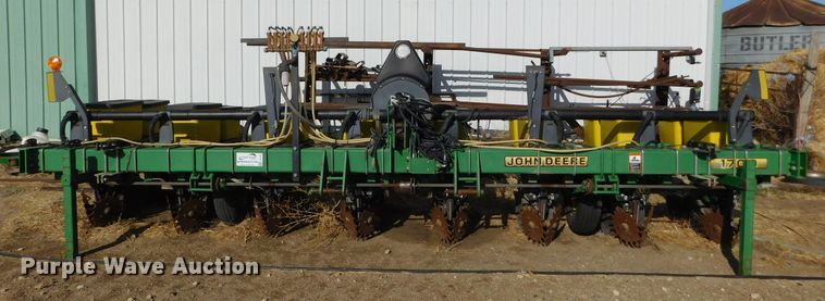 image for item DJ7632 John Deere 1700 MaxEmerge Plus  no-till planter