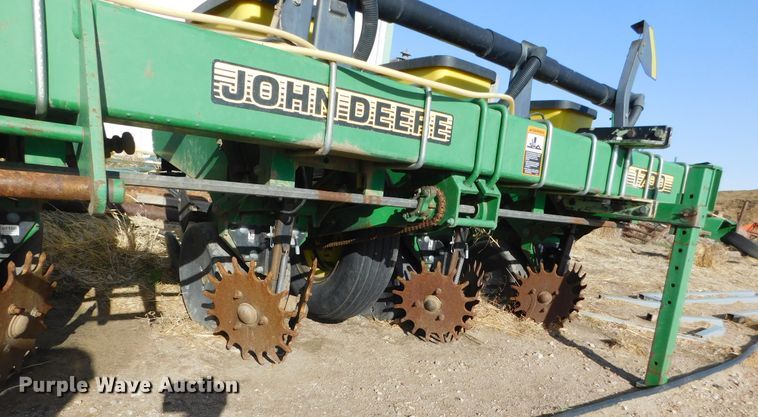 image for item DJ7632 John Deere 1700 MaxEmerge Plus  no-till planter