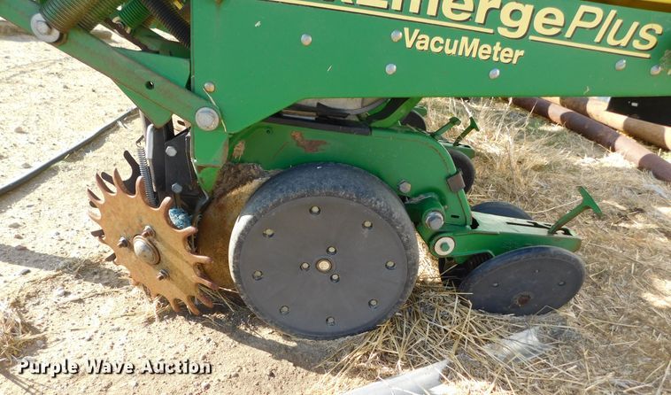 image for item DJ7632 John Deere 1700 MaxEmerge Plus  no-till planter