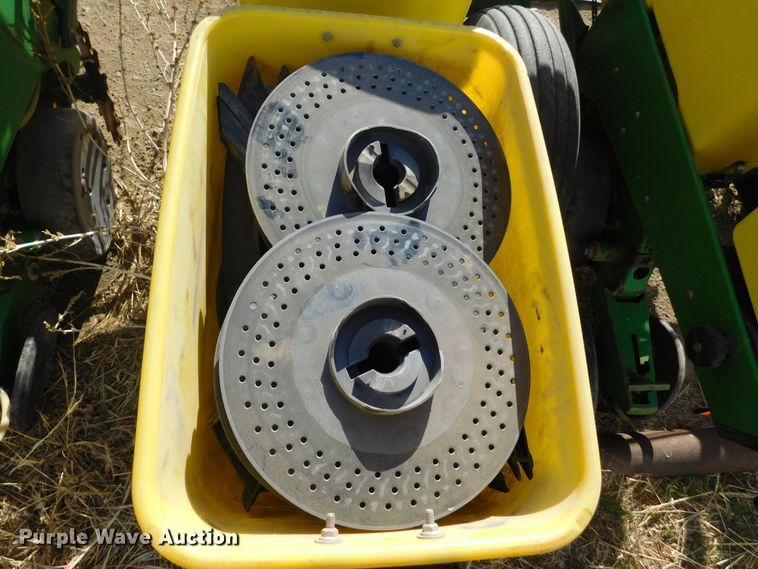 image for item DJ7632 John Deere 1700 MaxEmerge Plus  no-till planter