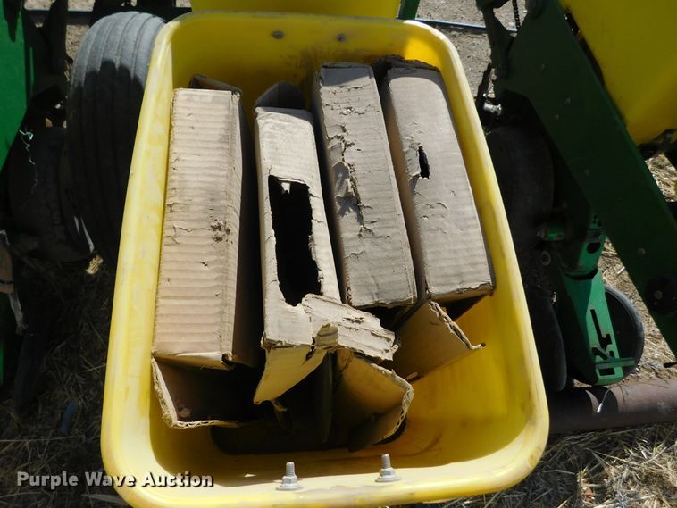 image for item DJ7632 John Deere 1700 MaxEmerge Plus  no-till planter