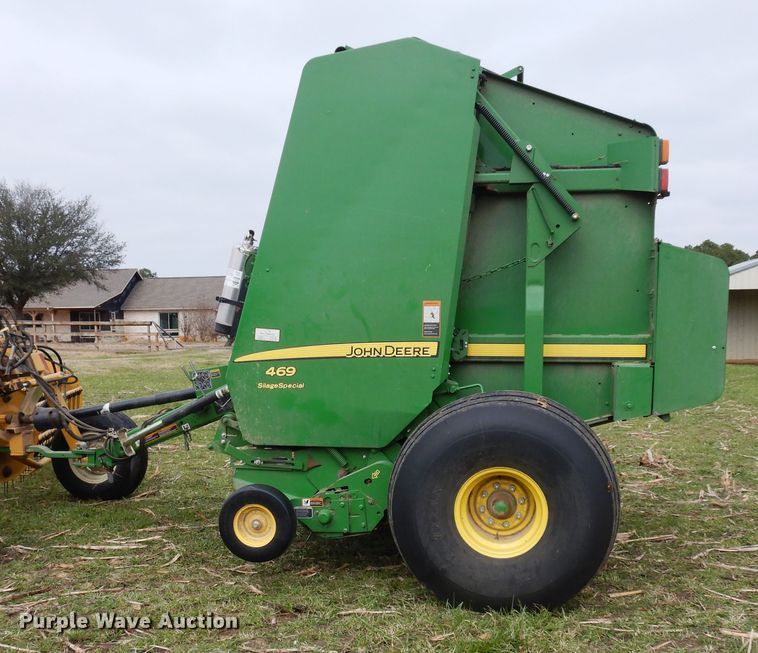 image for item DK0239 2015 John Deere 469  Silage Special round baler