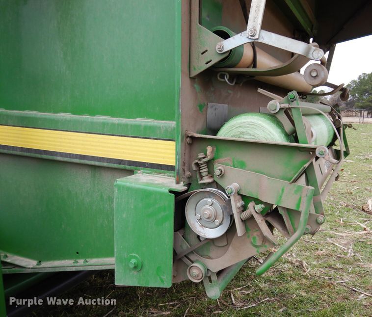 image for item DK0239 2015 John Deere 469  Silage Special round baler