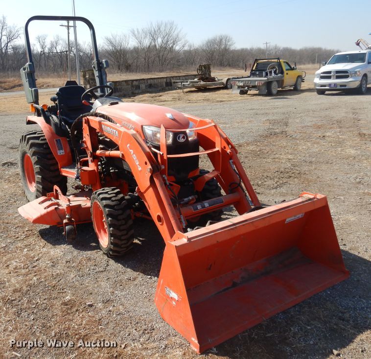 image for item DK4333 2017 Kubota B2650  MFWD tractor