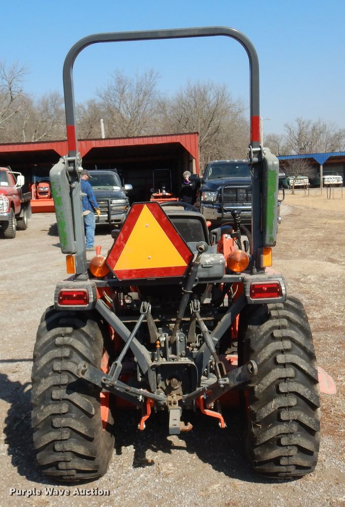 image for item DK4333 2017 Kubota B2650  MFWD tractor