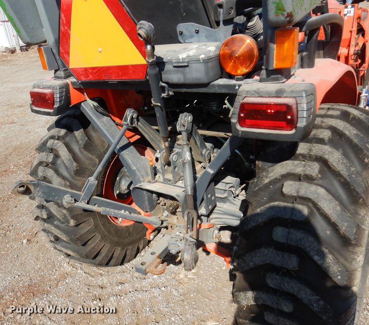 image for item DK4333 2017 Kubota B2650  MFWD tractor