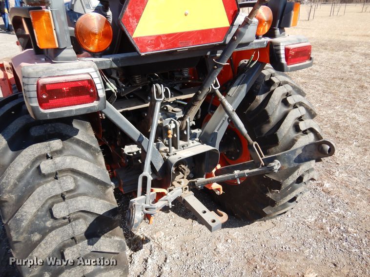 image for item DK4333 2017 Kubota B2650  MFWD tractor