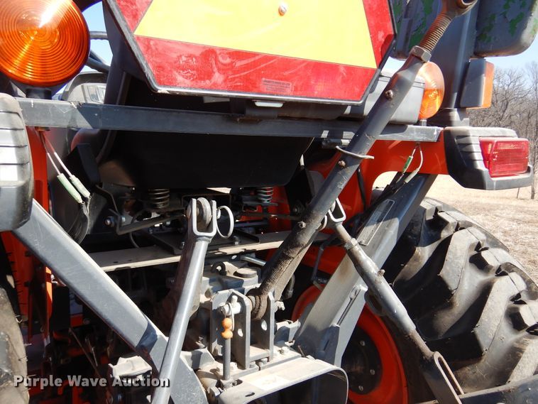 image for item DK4333 2017 Kubota B2650  MFWD tractor