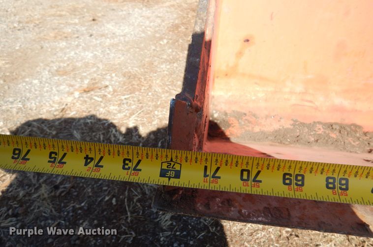 image for item DK4335 2016 Kubota M6060D  MFWD tractor