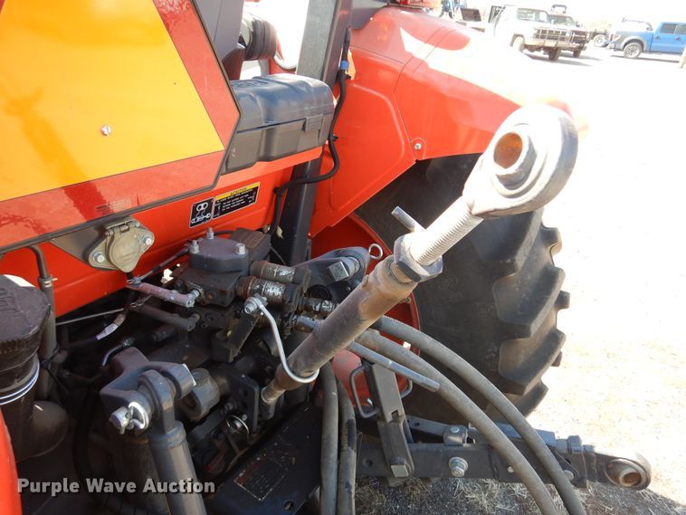 image for item DK4335 2016 Kubota M6060D  MFWD tractor