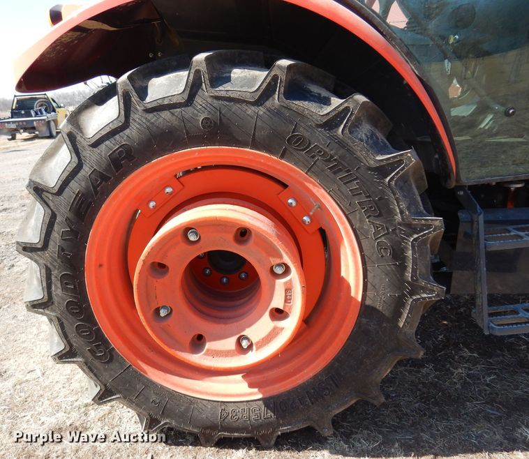 image for item DK4336 2020 Kubota M4-071D  MFWD tractor