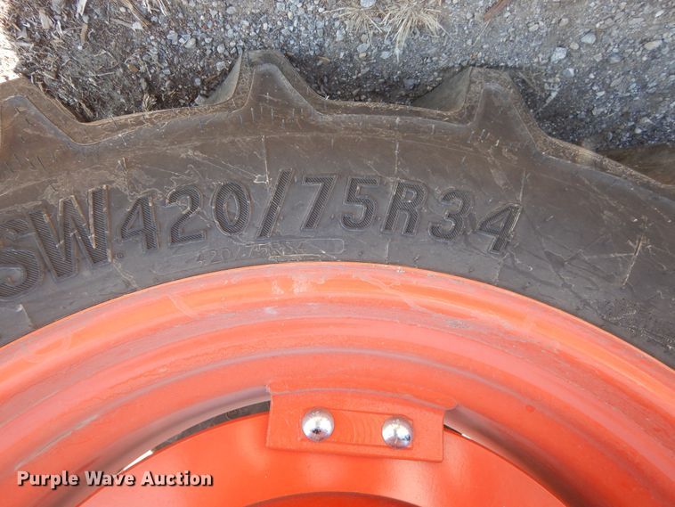 image for item DK4336 2020 Kubota M4-071D  MFWD tractor