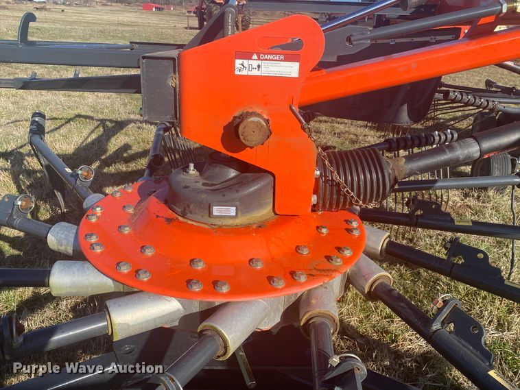 image for item DL6985 2014 Kubota RA2577  rotary hay rake