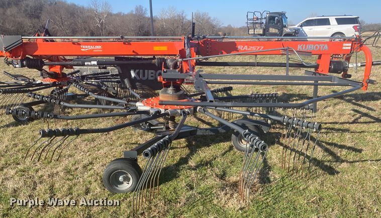 image for item DL6985 2014 Kubota RA2577  rotary hay rake