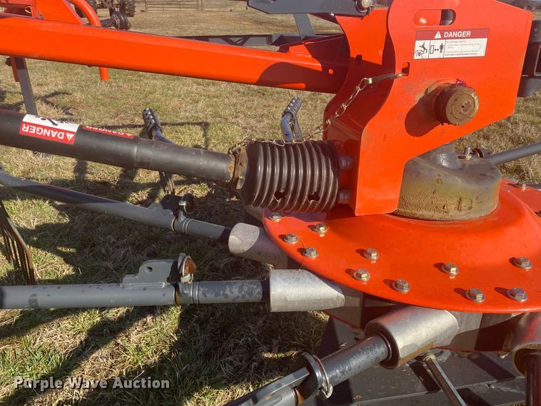 image for item DL6985 2014 Kubota RA2577  rotary hay rake
