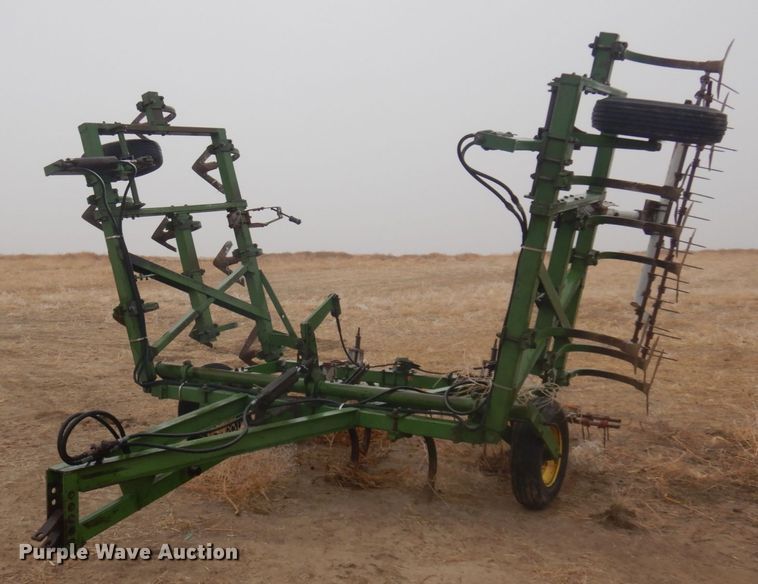 image for item DM5387 John Deere 100  field cultivator