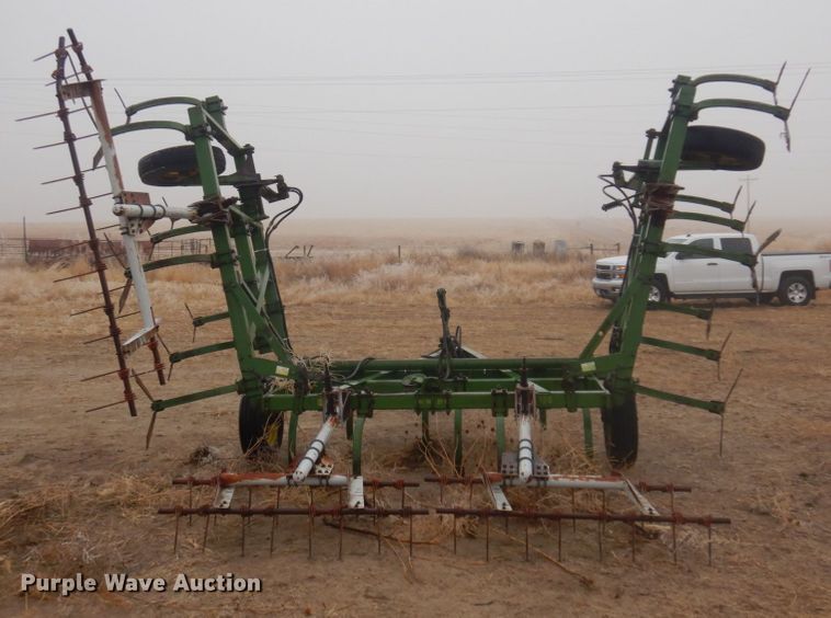 image for item DM5387 John Deere 100  field cultivator