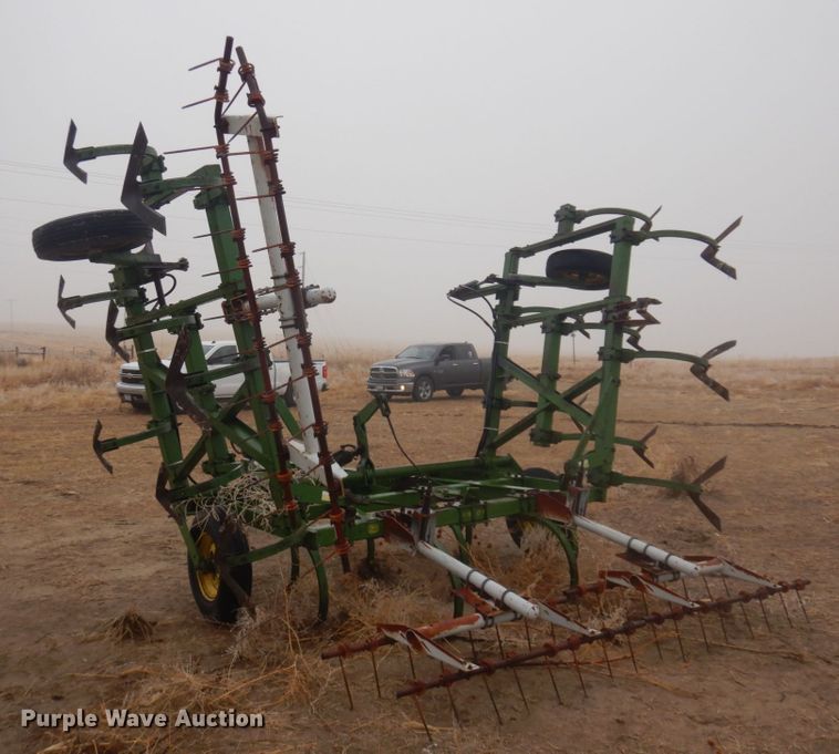image for item DM5387 John Deere 100  field cultivator