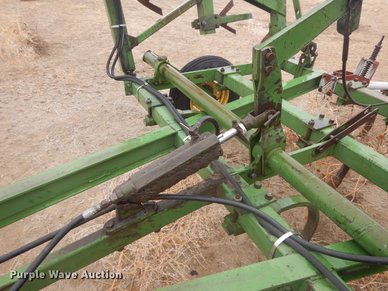 image for item DM5387 John Deere 100  field cultivator
