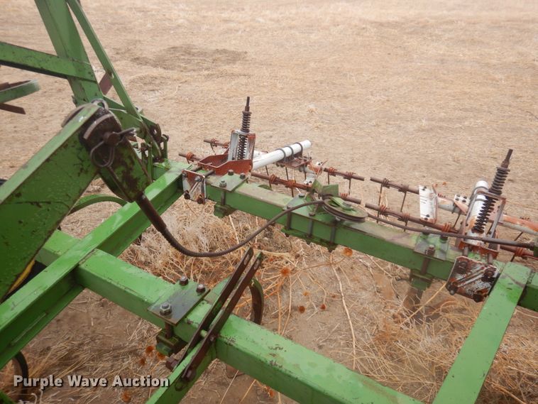 image for item DM5387 John Deere 100  field cultivator