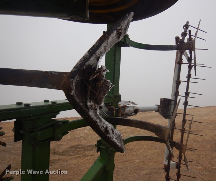 image for item DM5387 John Deere 100  field cultivator