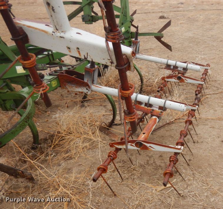 image for item DM5387 John Deere 100  field cultivator