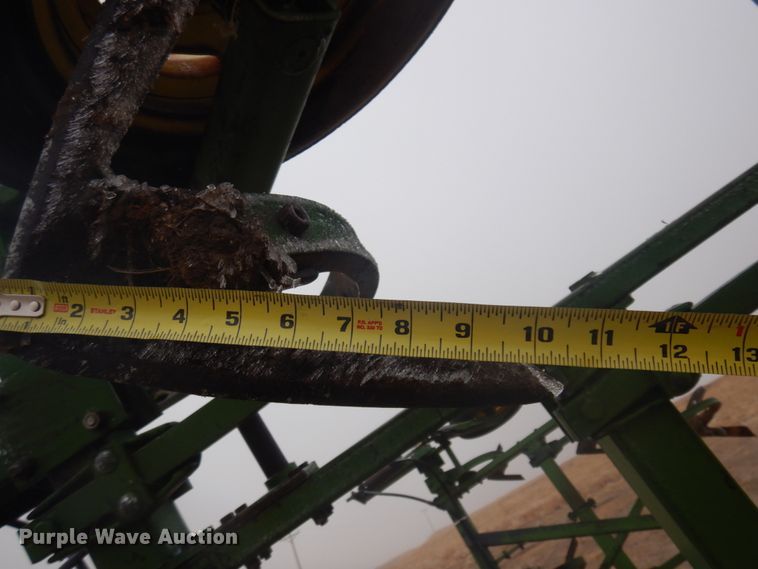 image for item DM5387 John Deere 100  field cultivator