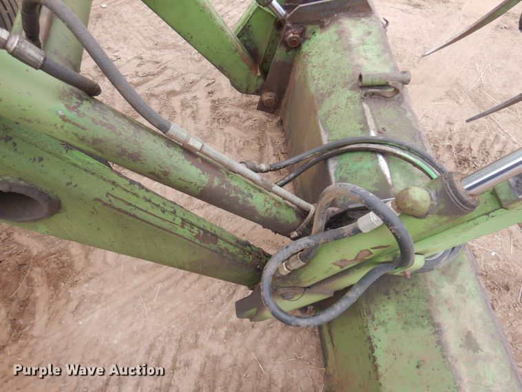 image for item DM5389 1975 John Deere 4230  tractor