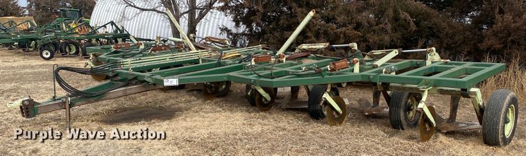 image for item DM8345 John Deere DLR164  sweep plow