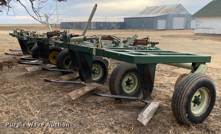 image for item DM8345 John Deere DLR164  sweep plow