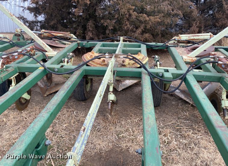 image for item DM8345 John Deere DLR164  sweep plow