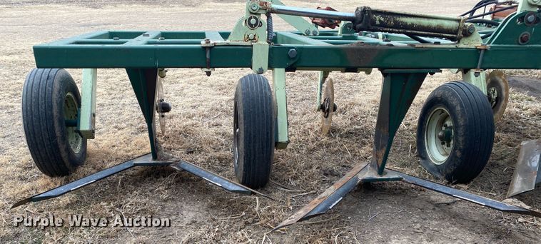 image for item DM8345 John Deere DLR164  sweep plow