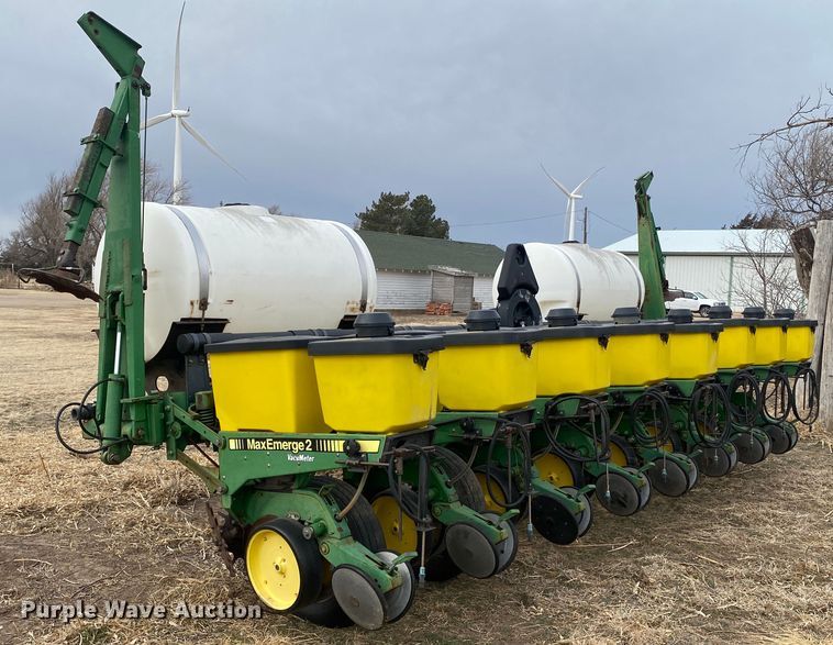 image for item DM8346 John Deere 7200 MaxEmerge 2  planter