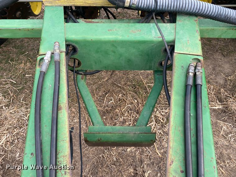 image for item DM8346 John Deere 7200 MaxEmerge 2  planter