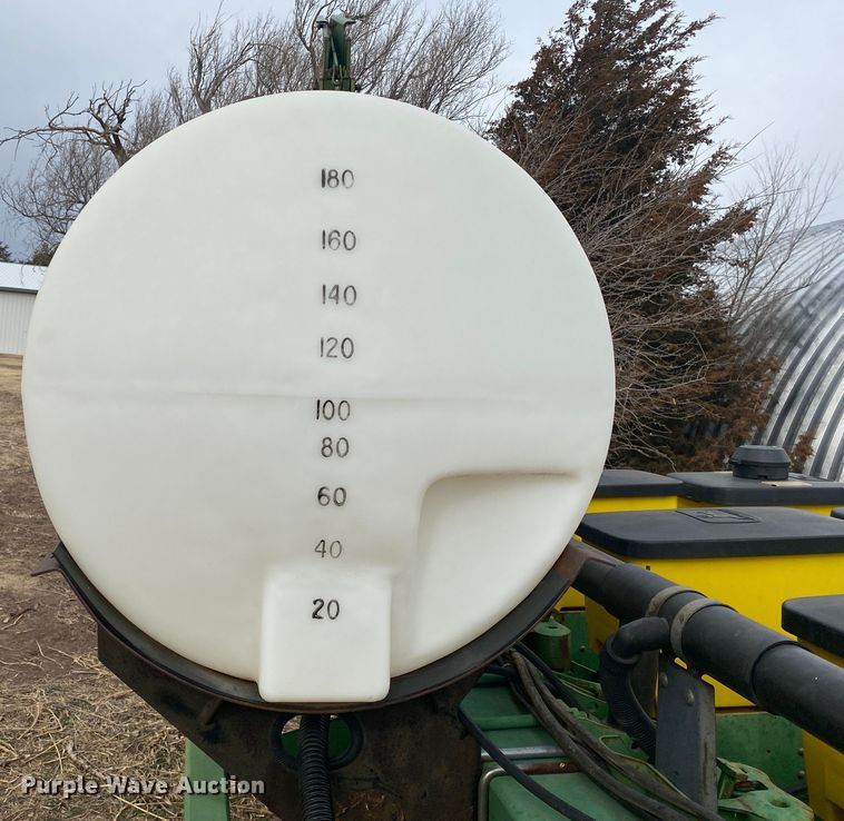 image for item DM8346 John Deere 7200 MaxEmerge 2  planter