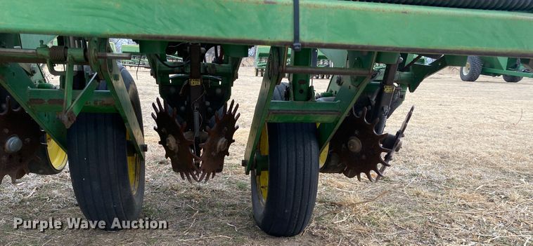 image for item DM8346 John Deere 7200 MaxEmerge 2  planter