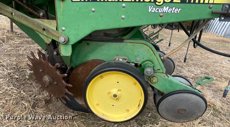 image for item DM8346 John Deere 7200 MaxEmerge 2  planter