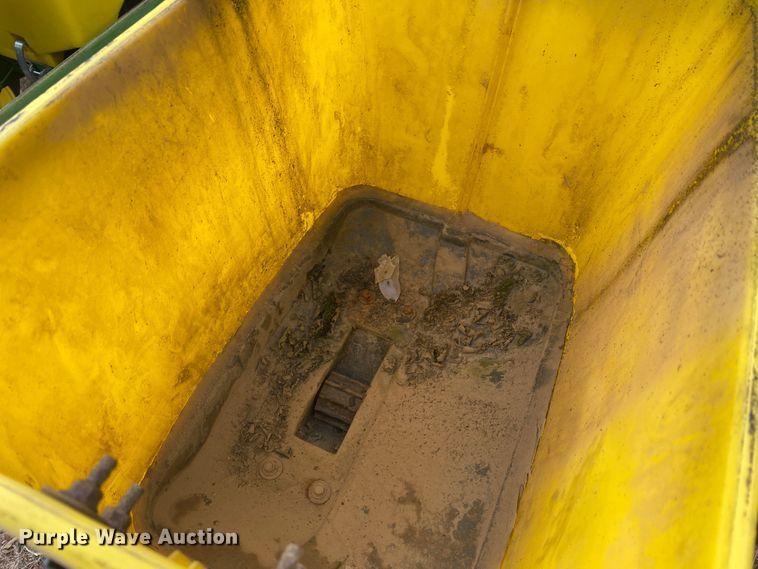 image for item DM8346 John Deere 7200 MaxEmerge 2  planter