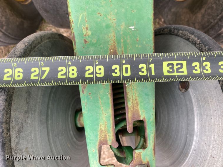 image for item DM8346 John Deere 7200 MaxEmerge 2  planter