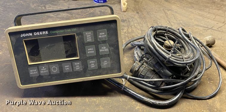 image for item DM8346 John Deere 7200 MaxEmerge 2  planter