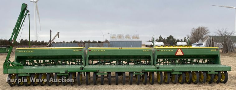 image for item DM8352 John Deere 930H 1012F  grain drill