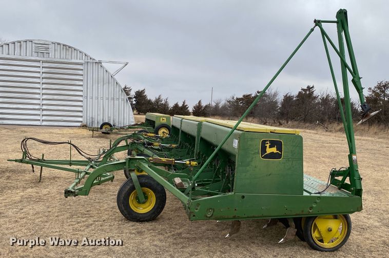 image for item DM8352 John Deere 930H 1012F  grain drill