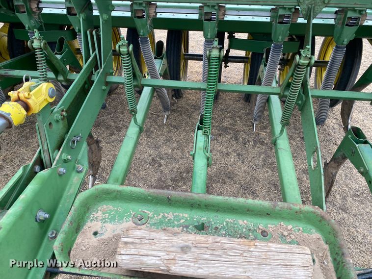 image for item DM8352 John Deere 930H 1012F  grain drill