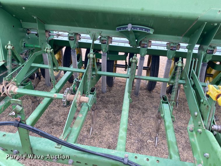 image for item DM8352 John Deere 930H 1012F  grain drill