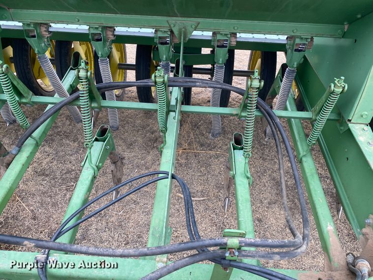 image for item DM8352 John Deere 930H 1012F  grain drill